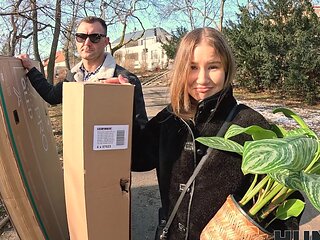 Curvaceous Czech beauty Amalia ravishes Charlie with her luscious lips and juicy box in HD POV