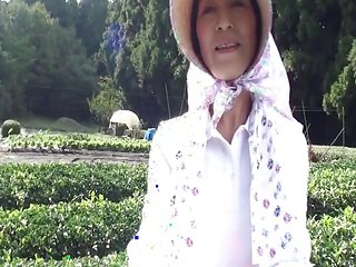Mature Woman Who Runs a Tea Plantation in Shizuoka, Decides to Appear Av a Few Years Ago