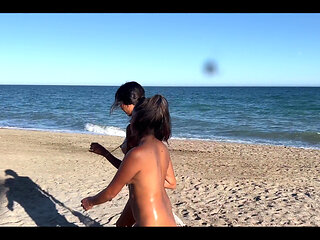 Latinas Shower