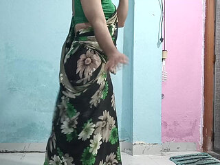 Doston meri wife ke kapde mujhe fit hone Lage Hain