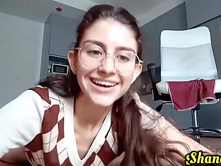 4 LIVE SHOW COM PEE LATION PISSING IN THE BOWL PEE ON MYSELF