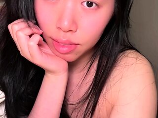 Brunette Solo Webcam Masturbation