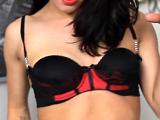 Kiki Devine - Private Strip