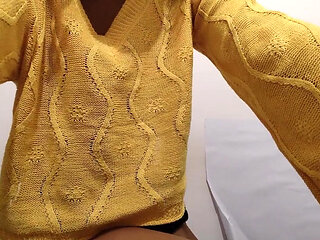 beautiful Indian desi Muslim college girl taking bath and showing her big boobs and pussy viral video