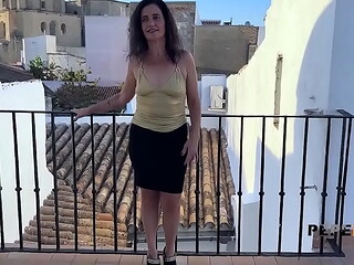 She won'_t leave without a HARD THREESOME! Noemi Picara fulfills her promise