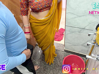 Pyari bhabhi Ne Muth Marte hue Bathroom dekh liya aur lapak le mera lund bhi leliya