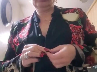 Hey You, Come Discover a Horny Mature MILF Who Loves Sex