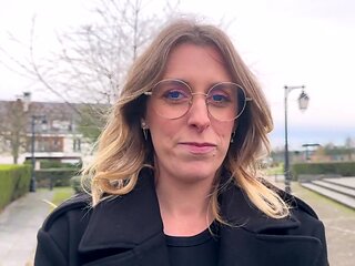 Aurrora, 23 years old, an anatomical bomb... very ambitious! - Jacquie et Michel TV