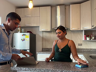 Abogado Caliente en Casa: Seduje al Abogado de Mi Exesposo para Quedarme con Todo