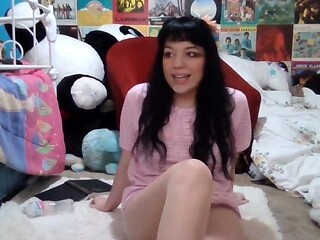 Brunette Solo Webcam Masturbation