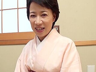 Short-haired Older Woman With A Neat Look! A Mature Beauty With A Refreshing Charm And A Sexy Contrast 4