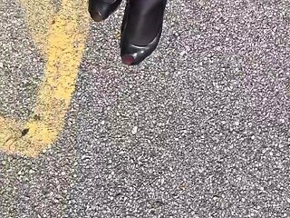 Horny brunette amateur with foot fetish sucks guys toe