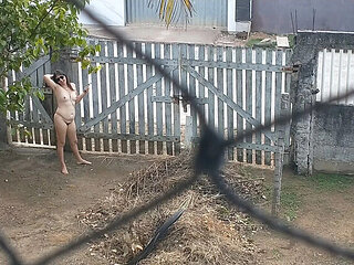 Amateur Brazilian Couple: Naughty Wife Flashing Naked in Front Yard