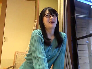 Confession on a Hot-spring Trip - Megumi, 30, a Married Woman - 01