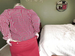 POV: Stepmommy Teaches You About Sex Using Toys to Show You How to Make Her Cum