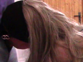 MILF Takes Cock in Her Mouth and a Huge Cumshot