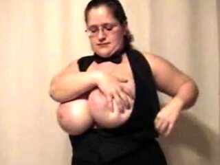 Amateur brunette ariana marie solo toying