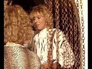 Friends have hot orgy in front of tv