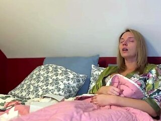 SneezeGoddess - Sneezing with Fever Cough Nose Blowing