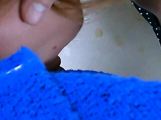 Love to Offer Blowjob to Strangers! - Gropped and Flash Dick in Train