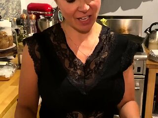 Hot Brunette mature Webcam Masturbation