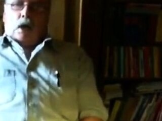 Amateur Masturbating Bear