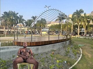EXIBINDO O MEU DOTE EM VARIAS PRA&Ccedil_AS PULBLICAS