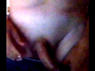 Tocandome viendo pollas