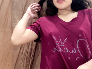 Teen With a Big Round Ass Horny Gets Her Beautiful Pussy Fucked by an Innocent Girl