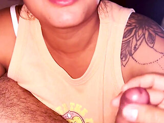 My Stepsister with a Pretty Face Gives Me a Blowjob