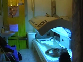 Solo Session with a German Babe Who Likes to Tan in a Sunbed