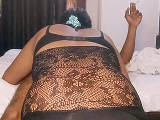 Chubby Girlfriend in Hotel Room - Get Ready