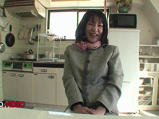 Kiyoe Majima's Sensual Solo Pleasure With Vibrator for Her Mature Hairy Pussy