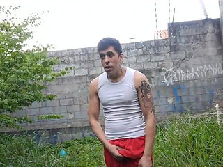 Passing by a laser square near home I didn't miss the opportunity to cum quickly and relieve the horniness