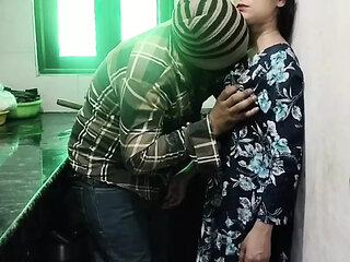 Bhabhi ko gandi gandi video dikha kar jabar dasti pela