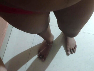 Desi chudakkad bhabhi ne li lang in the mouth and licking it completely red