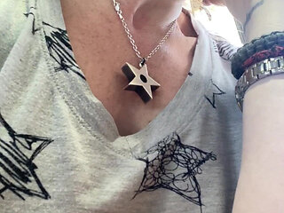 Pussy N Pubes Play in Transport Makes My Fingers Smell Amazing!