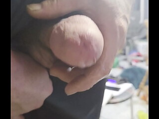 Close up cumming