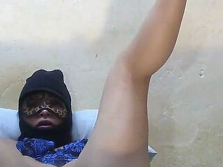 Roxana Dildo Masturbation - Gets off with Pink Dildo