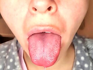 Ebony brunette masturbates with dildo in close up