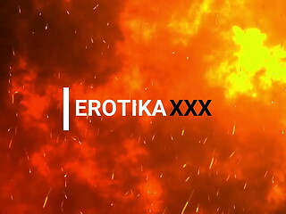 Eduarda Grazel - No banheiro da EROTIKAXXX - Cena completa