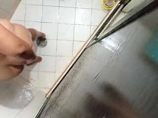 I went to my mother-in-law's house and filmed her bathing