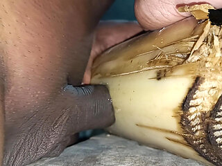 Desi boy ka chodne ka jugad