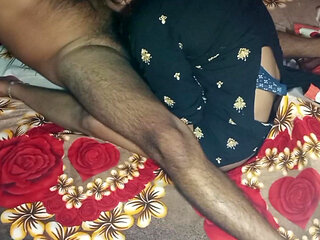 Very Attractive Feegure Is Indian Bhabhi