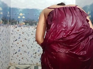 Indian Young Bhabhi Bathing in Petticoat Bath