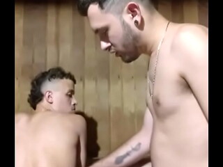 Comi o Novinho Na Sauna
