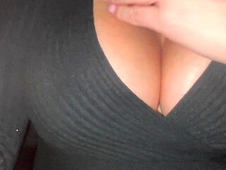 My secretary asked me to take her home and for that she allowed me to cum on her tits