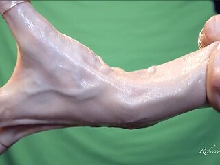 Rebecca Diamante's Big Hands Veins