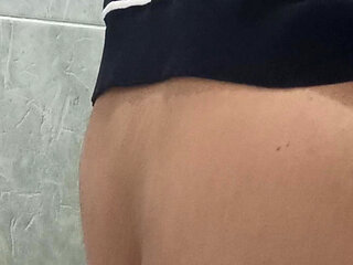 Double penetration with 9 CM thick dildo