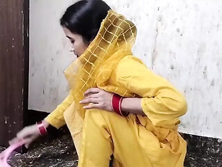 Naukrani ki chuchi pakad ke jabar dasti pel diya